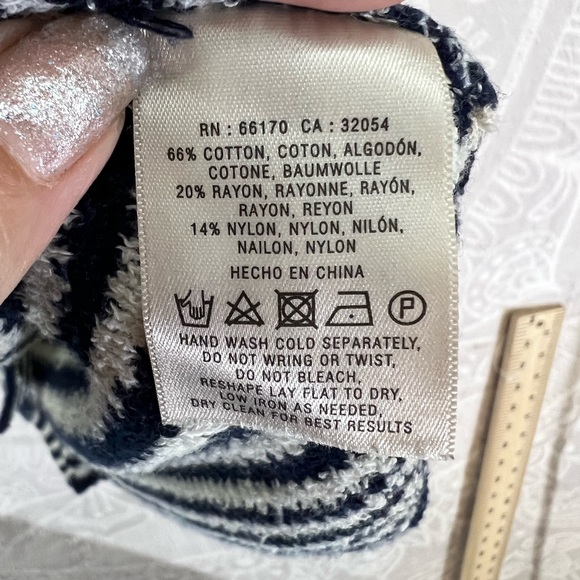 COPY - ADORABLE ART TO WEAR TOP SIZE L LARGE STRIPE CREAM BLACK EUC SWEATER SHIโฆ - Picture 6 of 13